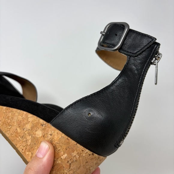 UGG Zoe II Sandal Size 6 - Picture 9 of 13